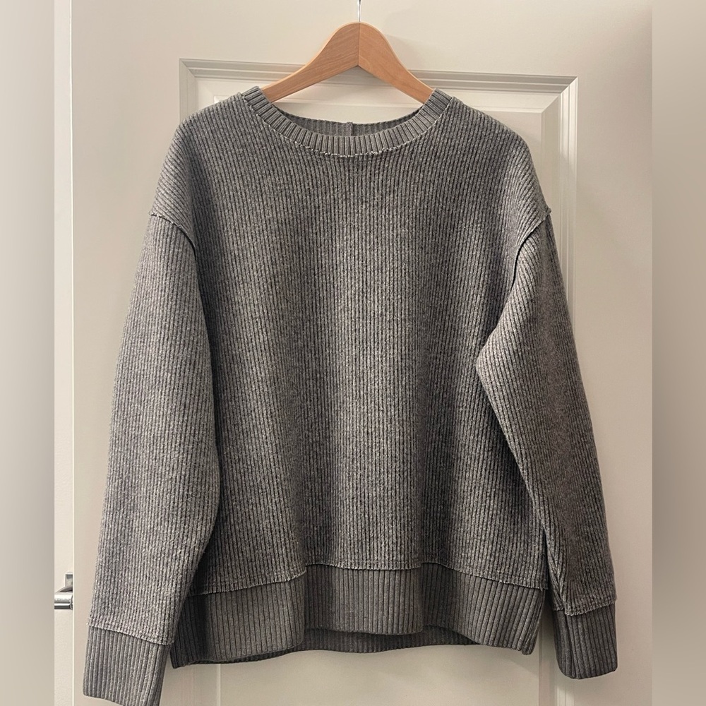 Zara Ribbed Crewneck Sweater - Heather Gray